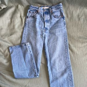 Levis Ribcage High-Waisted Jeans